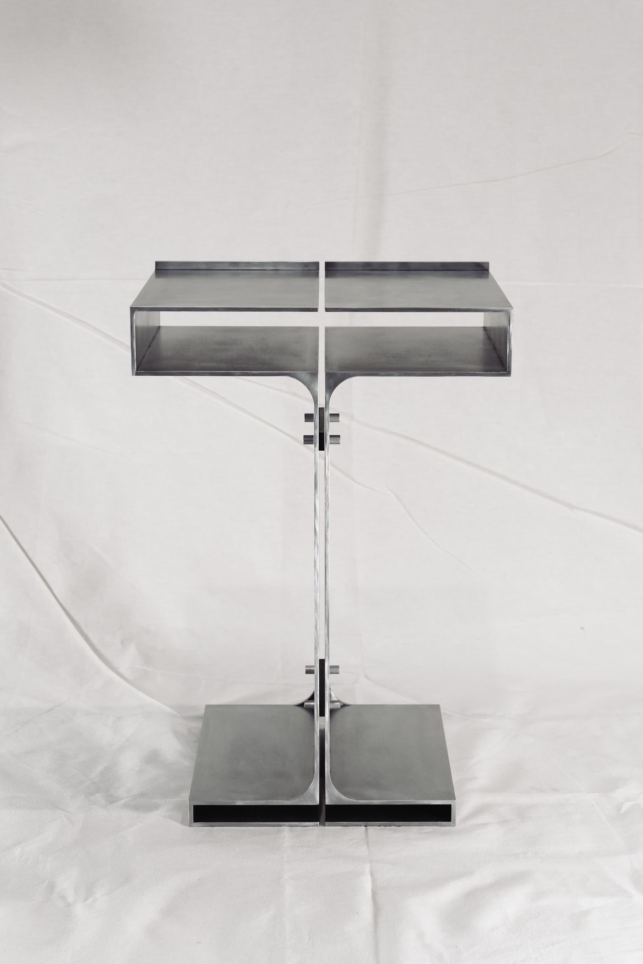 "Duo Simplicia"– a bespoke steel side table from Justus Knut Schomann.