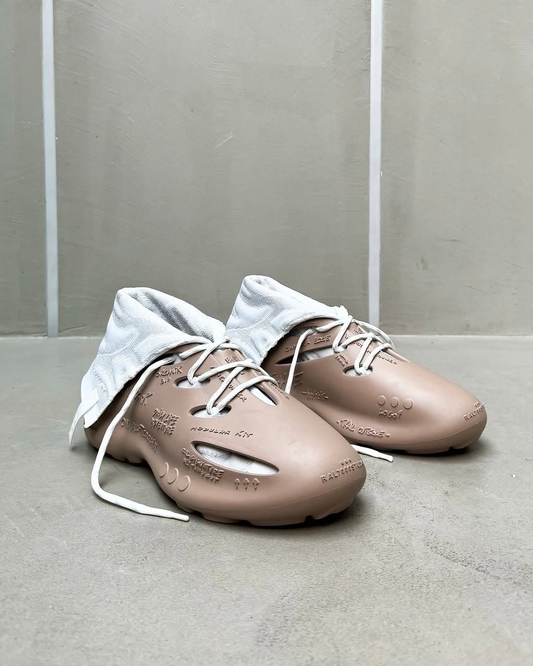 Mutant ZX, the CLOG, and the FRAME sneakers by ral7000studio and BERSHKA. Photo courtesy of XL EXTRALIGHT.