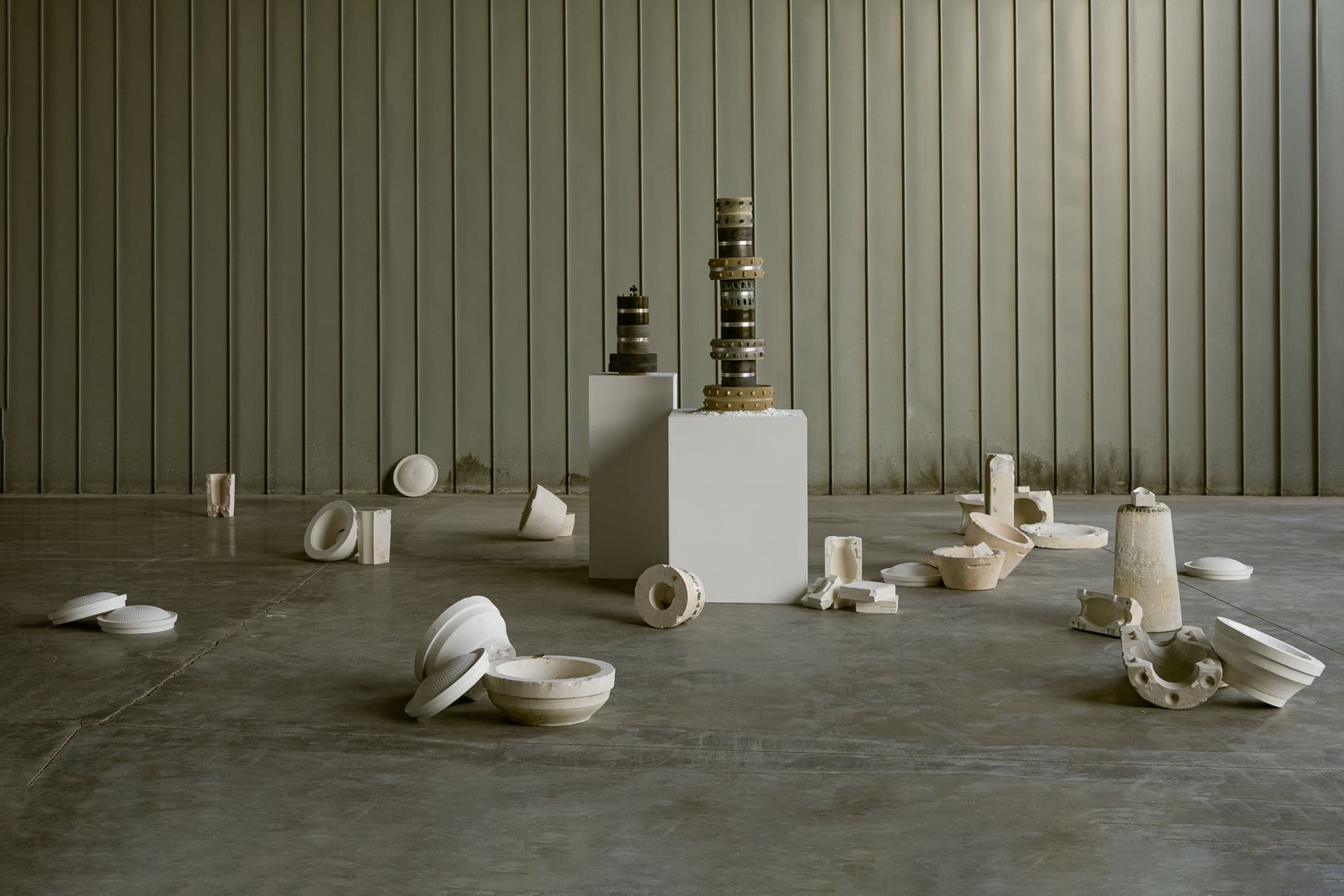 Man’s Treasure - Claire Ellis's solo exhibition in Jingdezhen. Photo by Chuan Fa.