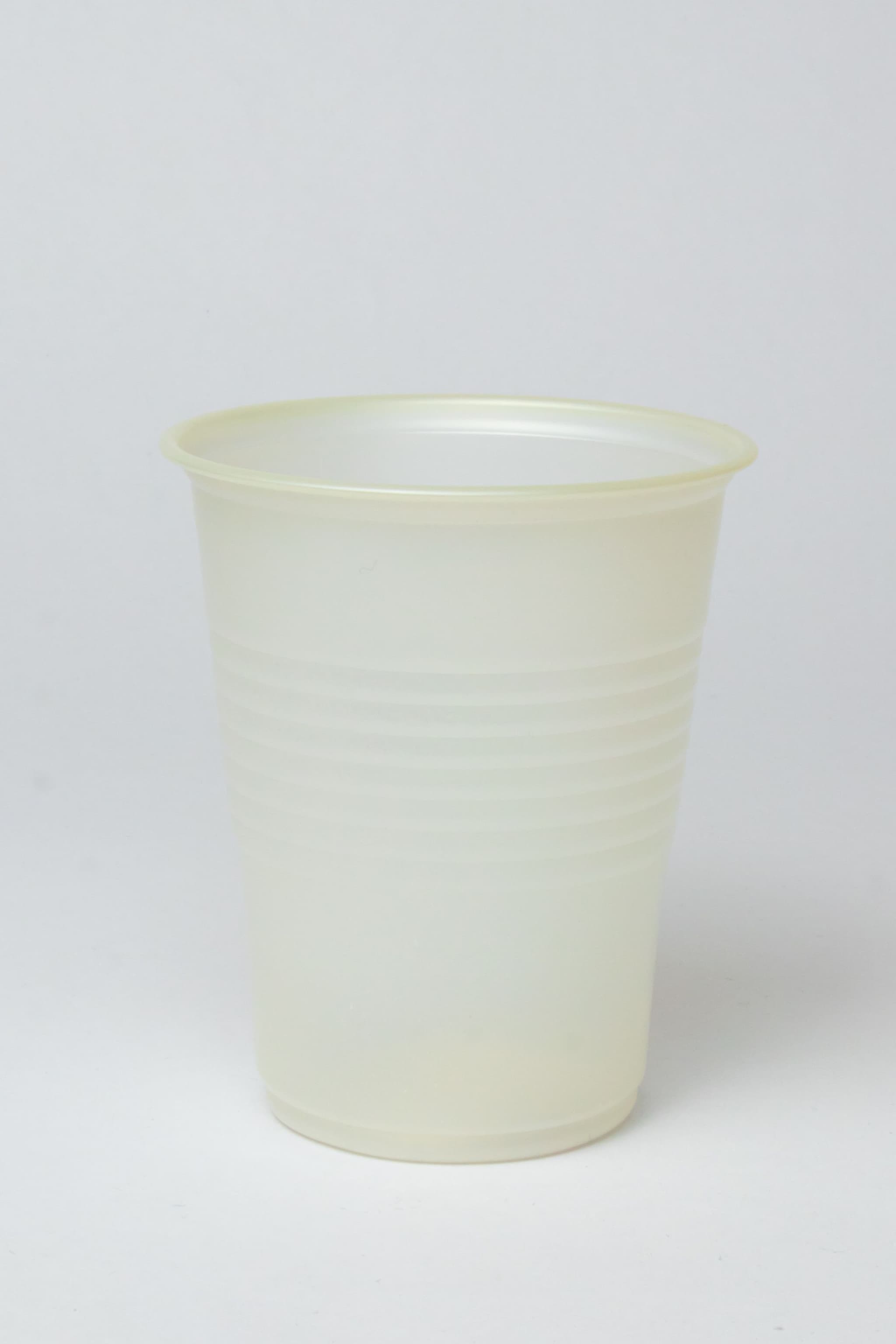 NonOilen cup made by thermoforming