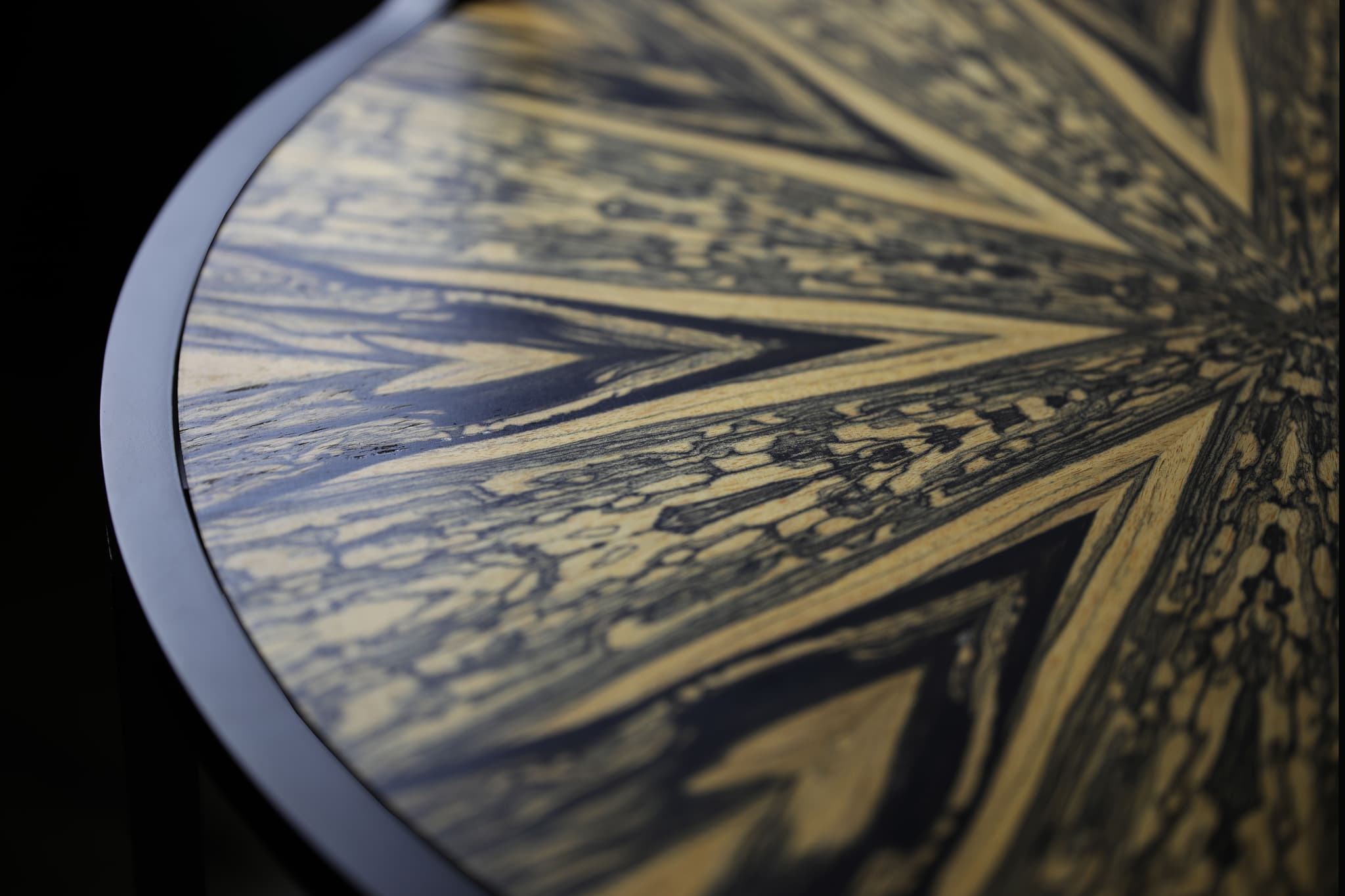 CONSOLE - Black steel structure, black and white ebony table, topped with a bronze mirror (Photo credit: @Tofdru)