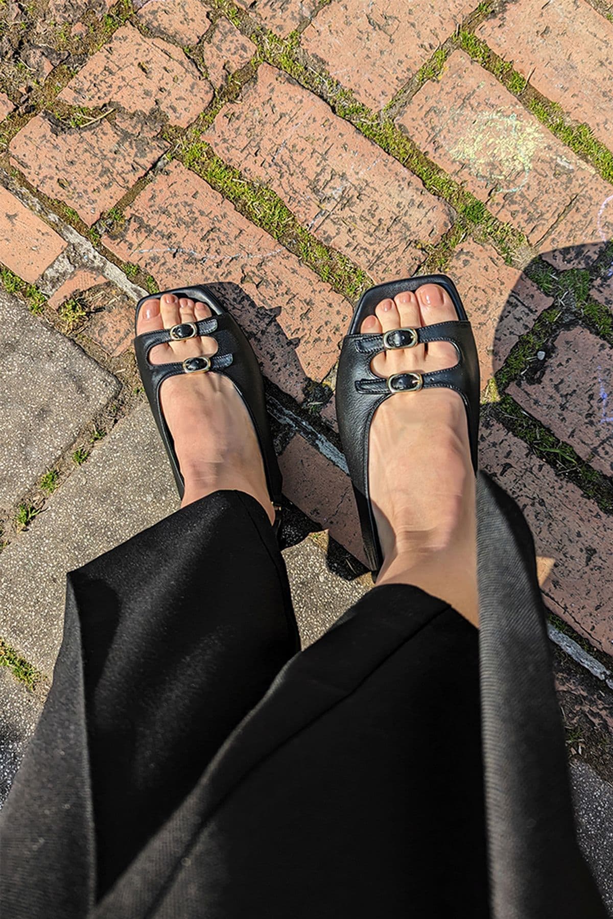 Women's sandals in upcycled leather